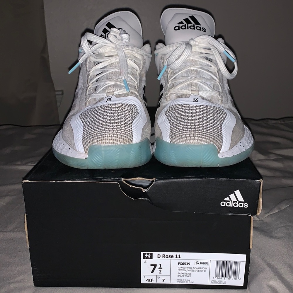 D Rose 11 Adidas size 7.5 men’s basketball shoes